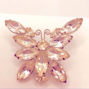Brooch BUTTERFLY VTG 🦋 1960’S Crystal!